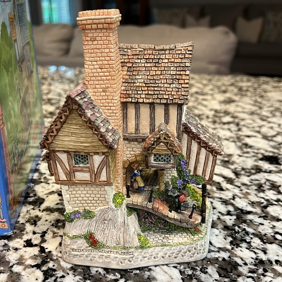 David Winter Cottages John Hine Studios Mad Baron Fourthrite’s Folly Numbered - Picture 6 of 10